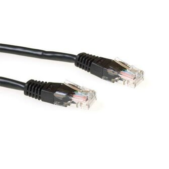 ACT Zwarte 15 meter UTP CAT5E patchkabel met RJ45 connectoren